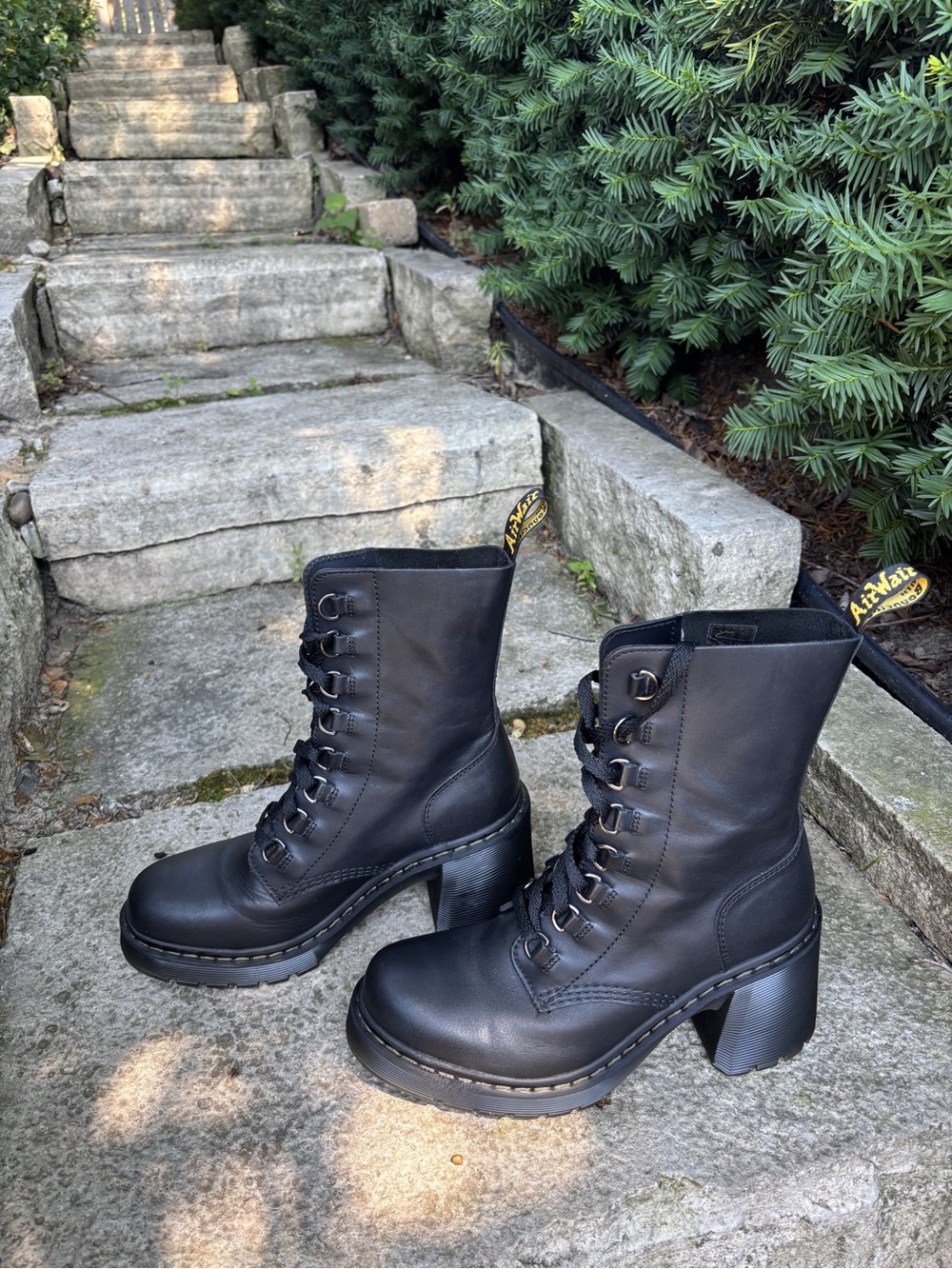 🖤❤️ NWOT! Dr. Martens Black Leather Lace-Up Chunky Heel Boots 10 🖤❤️ - Picture 8 of 8